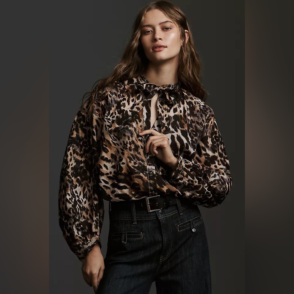 Anthropologie Pilcro Animal Print Tie Neck Relaxed Fit Button Front Blouse Sz M